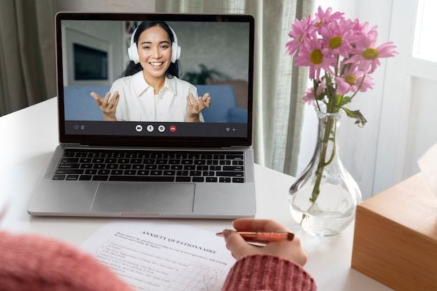 Consulta de orientación vocacional realizada por videollamada